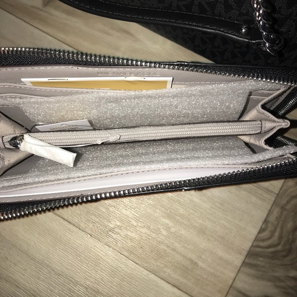 NWT LRG MICHAEL KORS BLACK CHAIN TOTE W/NWT WALLET - Picture 2 of 7